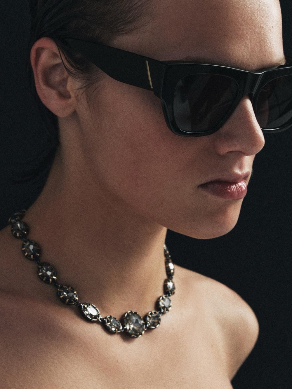 JEWELED METAL NECKLACE